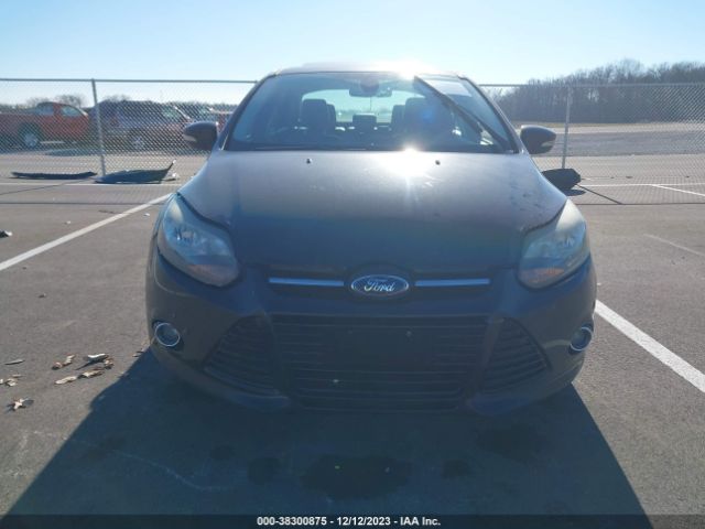 Photo 5 VIN: 1FAHP3J23CL127527 - FORD FOCUS 