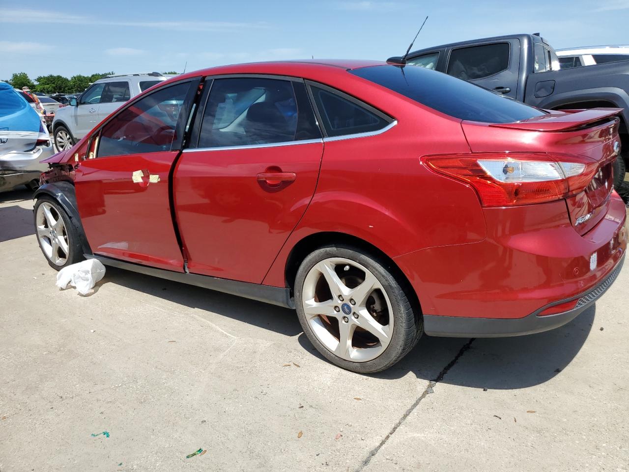 Photo 1 VIN: 1FAHP3J24CL465907 - FORD FOCUS 