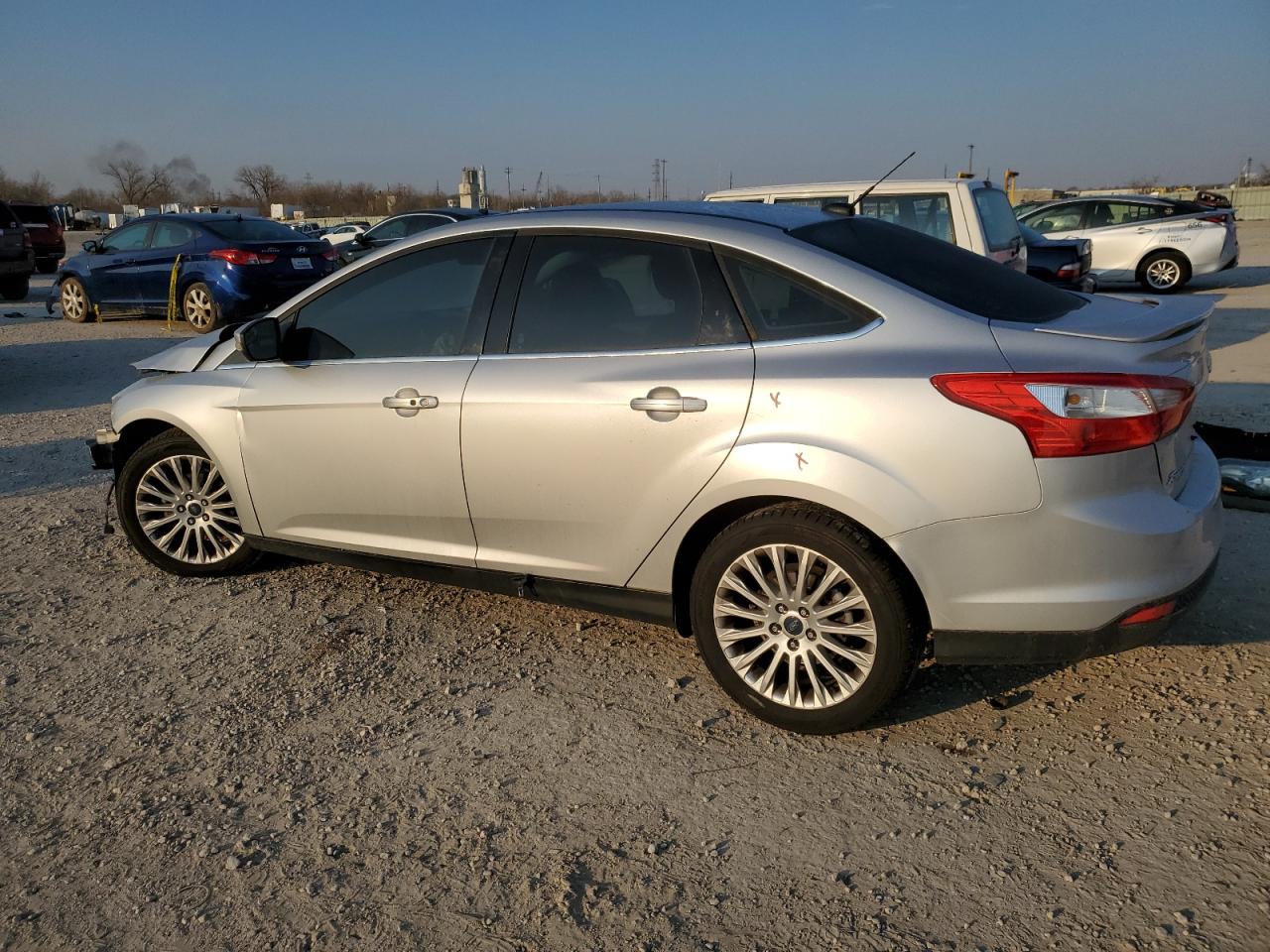 Photo 1 VIN: 1FAHP3J24CL476454 - FORD FOCUS 