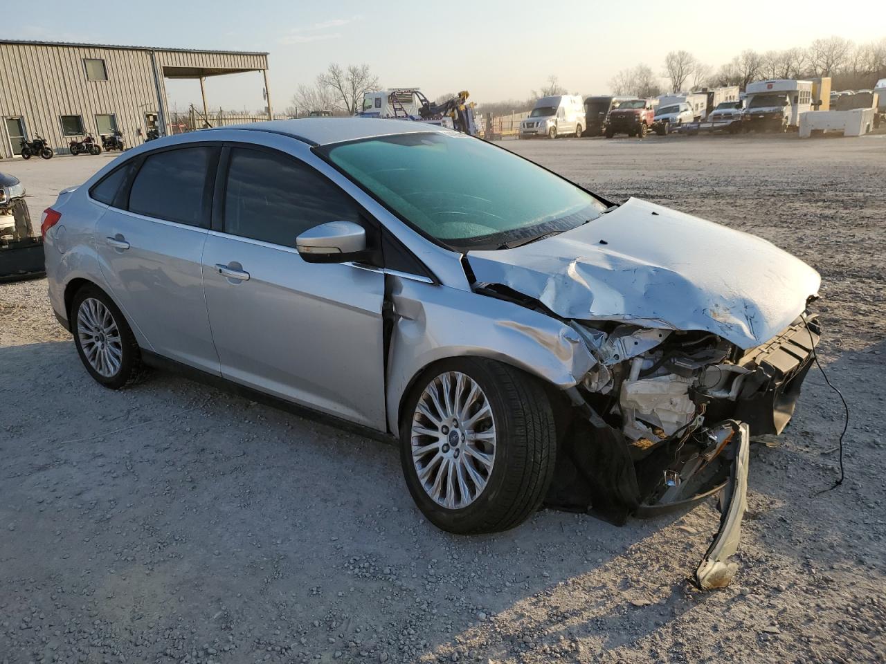 Photo 3 VIN: 1FAHP3J24CL476454 - FORD FOCUS 