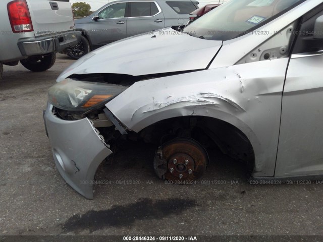 Photo 5 VIN: 1FAHP3J25CL183338 - FORD FOCUS 