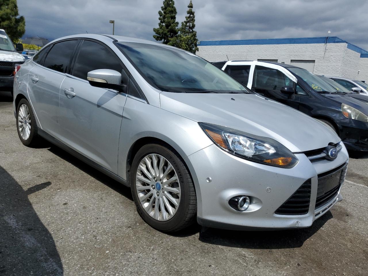 Photo 3 VIN: 1FAHP3J28CL285281 - FORD FOCUS 