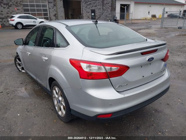 Photo 2 VIN: 1FAHP3J29CL229009 - FORD FOCUS 