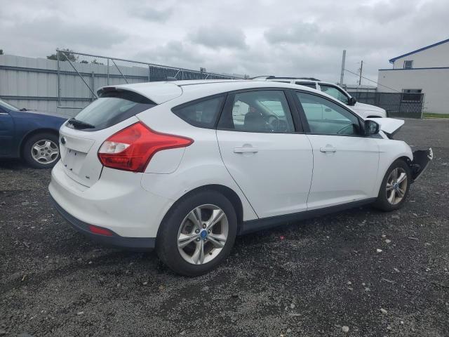 Photo 2 VIN: 1FAHP3K20CL124244 - FORD FOCUS SE 