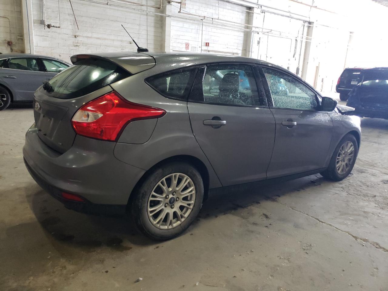 Photo 2 VIN: 1FAHP3K20CL169460 - FORD FOCUS 