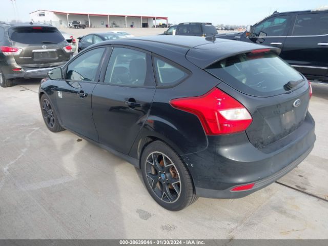 Photo 2 VIN: 1FAHP3K20CL353023 - FORD FOCUS 