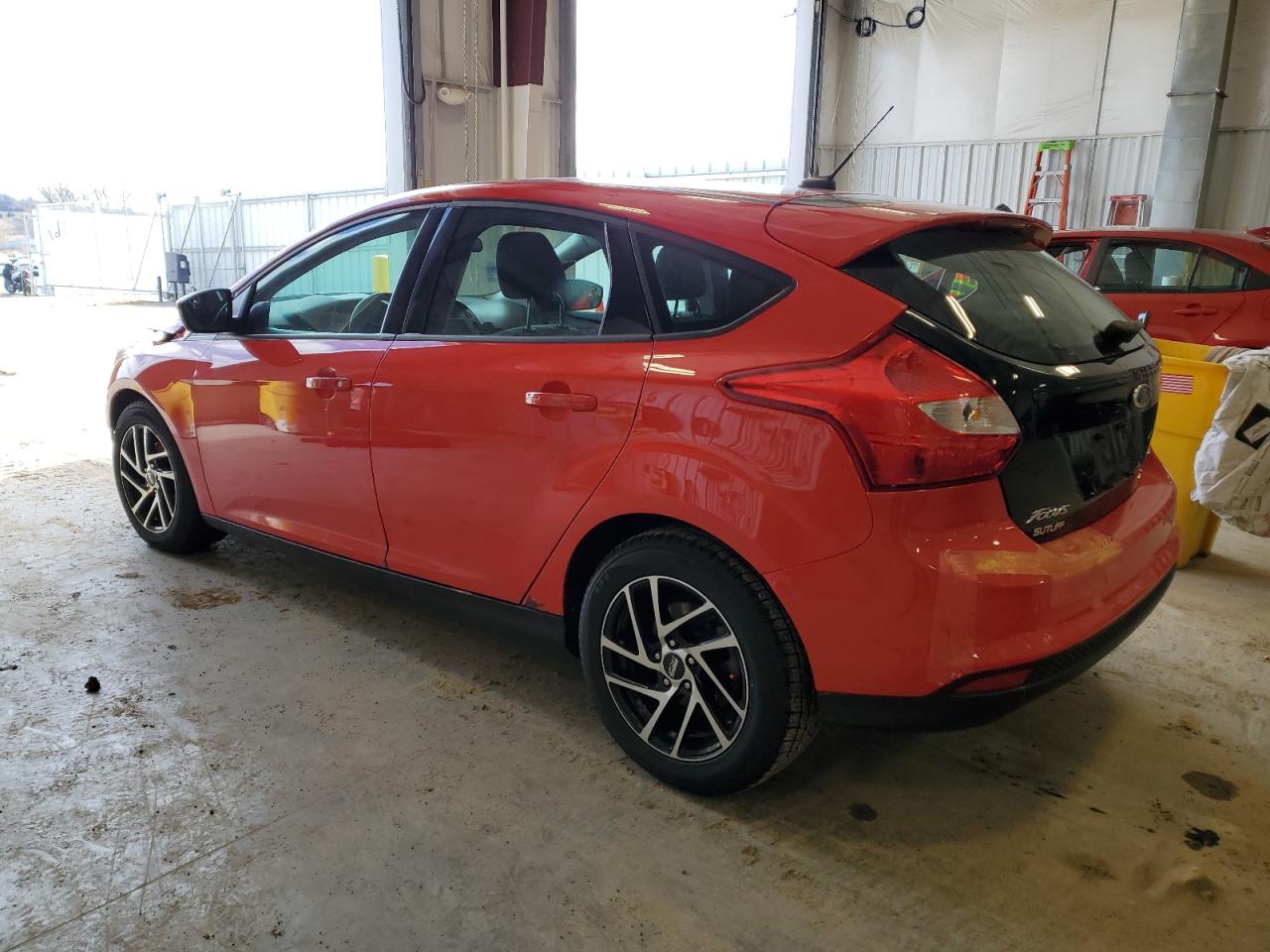 Photo 1 VIN: 1FAHP3K21CL214356 - FORD FOCUS 