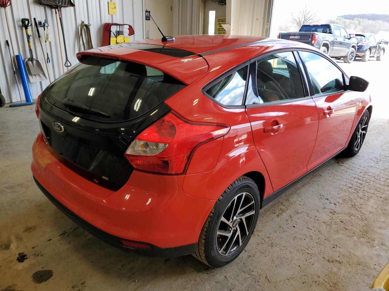 Photo 2 VIN: 1FAHP3K21CL214356 - FORD FOCUS 