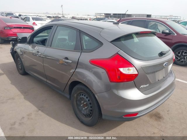 Photo 2 VIN: 1FAHP3K21CL262696 - FORD FOCUS 