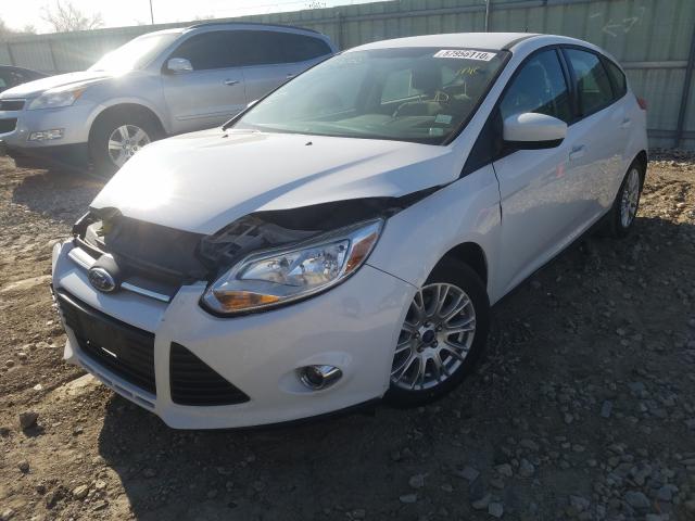 Photo 1 VIN: 1FAHP3K21CL373250 - FORD FOCUS SE 