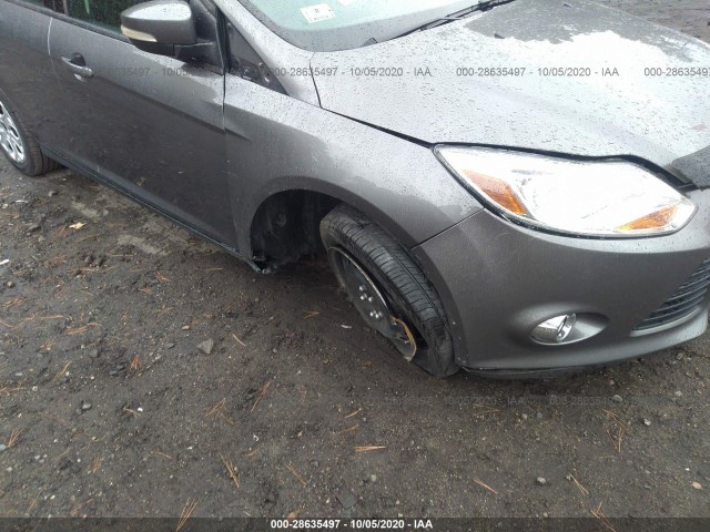 Photo 5 VIN: 1FAHP3K21CL407011 - FORD FOCUS 