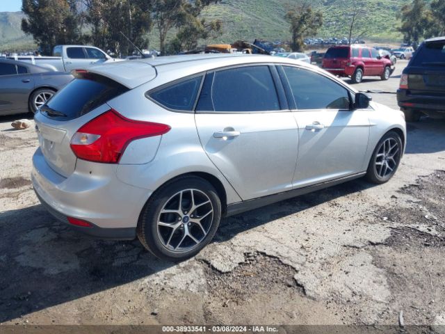 Photo 3 VIN: 1FAHP3K21CL415805 - FORD FOCUS 