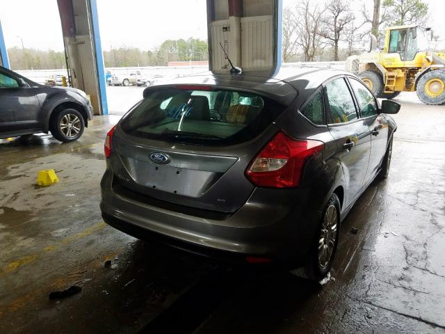 Photo 3 VIN: 1FAHP3K22CL132720 - FORD FOCUS SE 