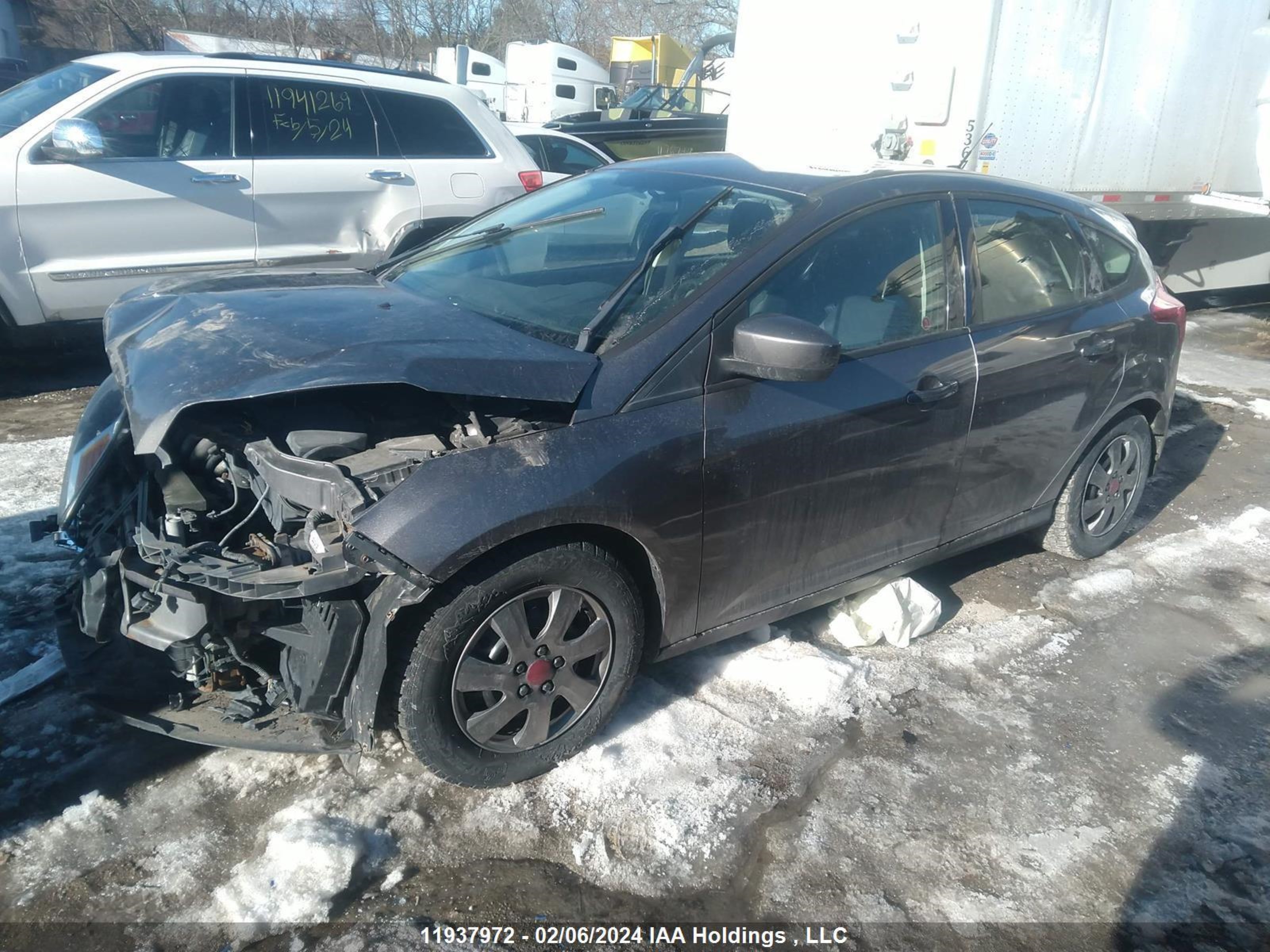 Photo 1 VIN: 1FAHP3K22CL158640 - FORD FOCUS 