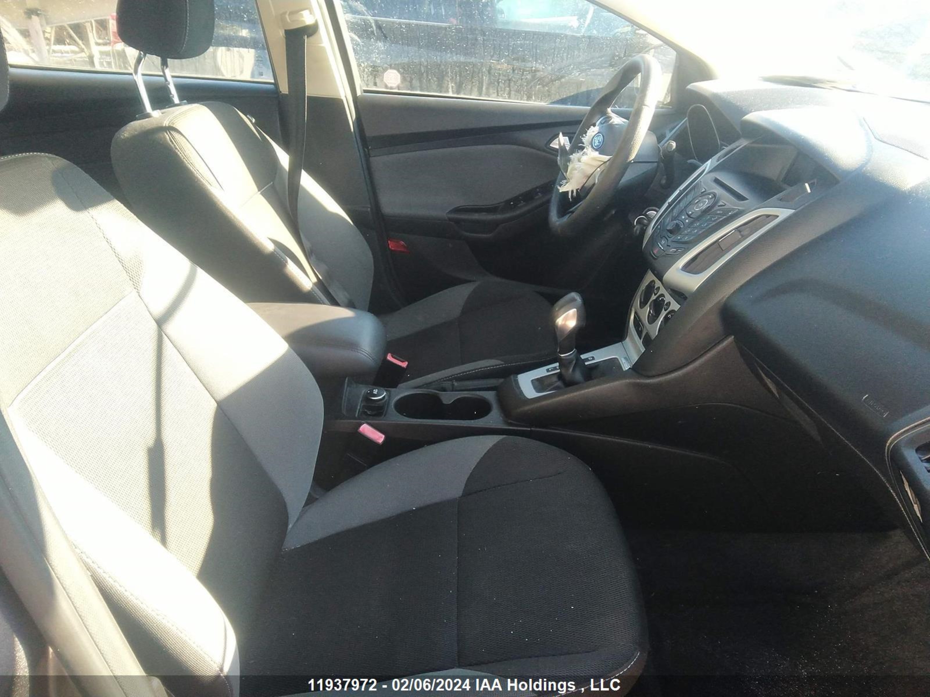 Photo 4 VIN: 1FAHP3K22CL158640 - FORD FOCUS 