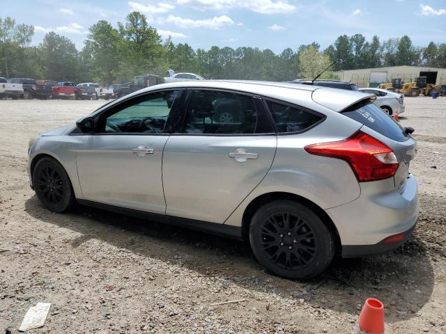 Photo 1 VIN: 1FAHP3K22CL247494 - FORD FOCUS SE 