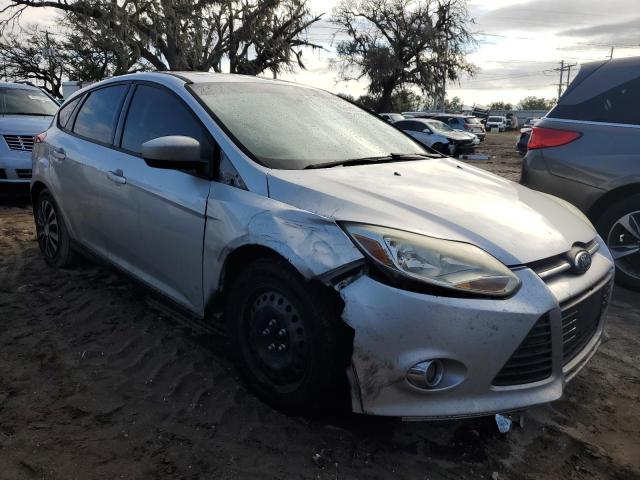 Photo 3 VIN: 1FAHP3K23CL138073 - FORD FOCUS SE 