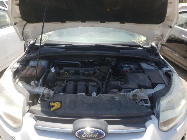 Photo 6 VIN: 1FAHP3K23CL303281 - FORD FOCUS SE 