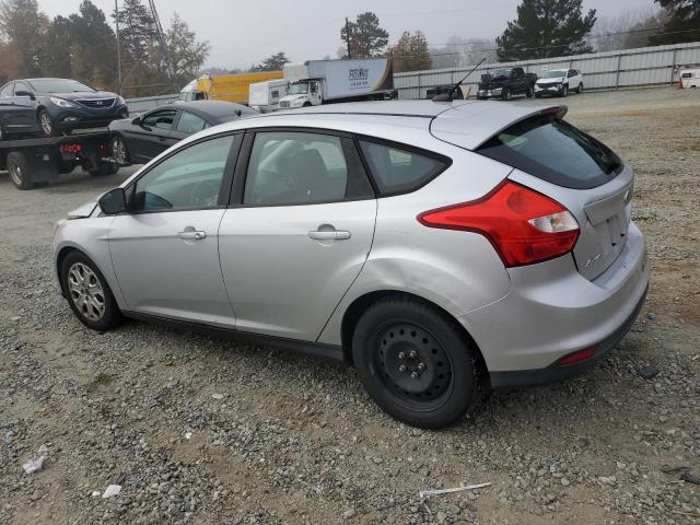 Photo 1 VIN: 1FAHP3K23CL335194 - FORD FOCUS SE 