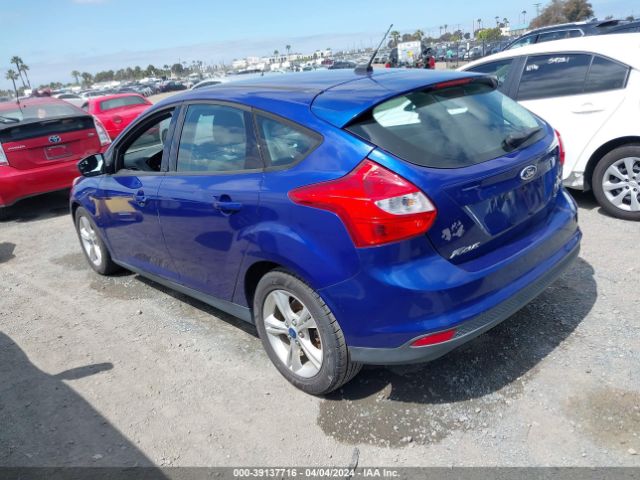 Photo 2 VIN: 1FAHP3K23CL400612 - FORD FOCUS 