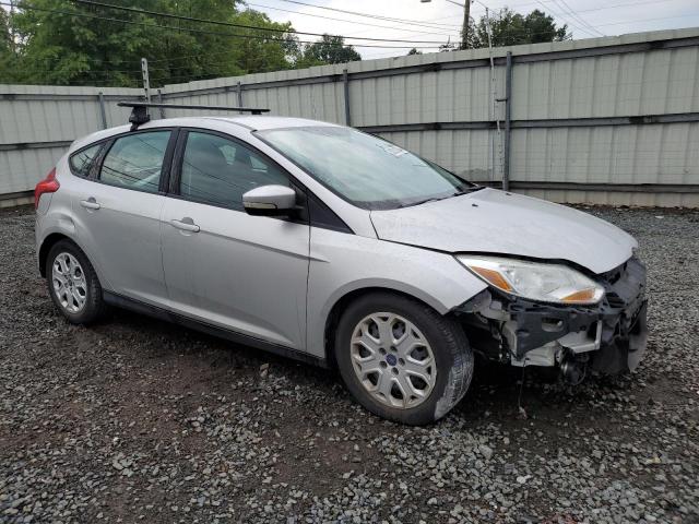 Photo 3 VIN: 1FAHP3K23CL472300 - FORD FOCUS SE 