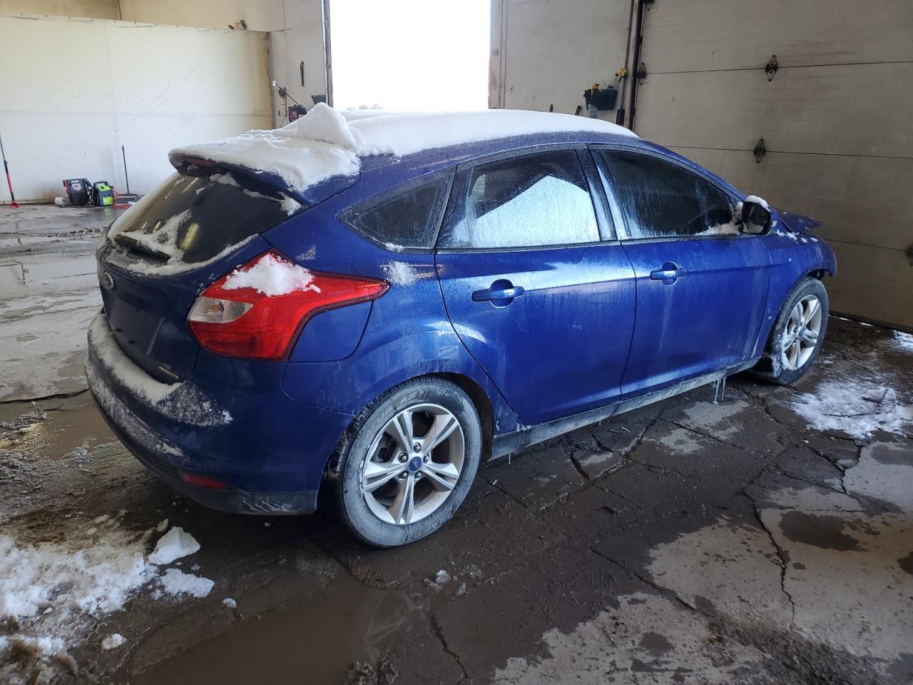 Photo 2 VIN: 1FAHP3K23CL475715 - FORD FOCUS 