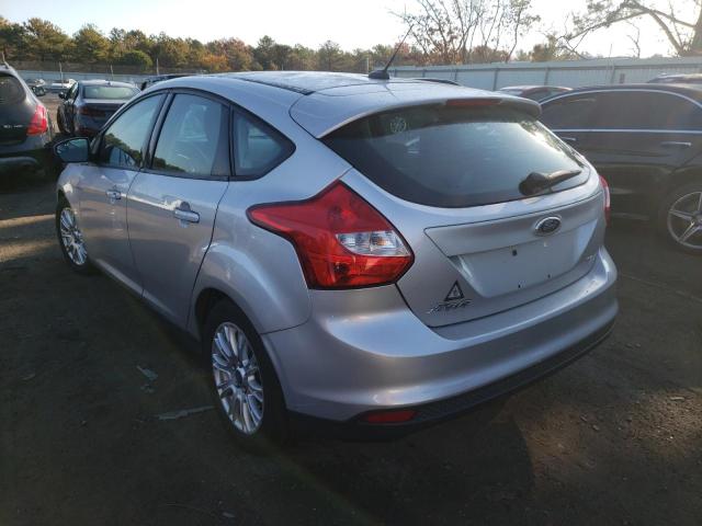 Photo 2 VIN: 1FAHP3K24CL112193 - FORD FOCUS SE 