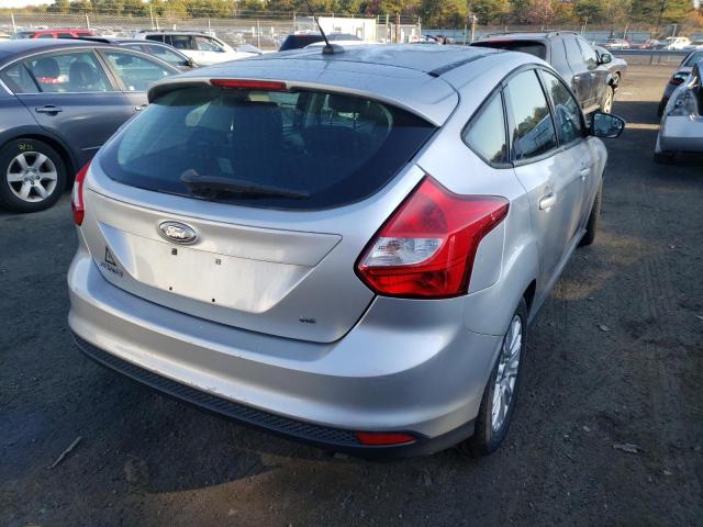 Photo 3 VIN: 1FAHP3K24CL112193 - FORD FOCUS SE 