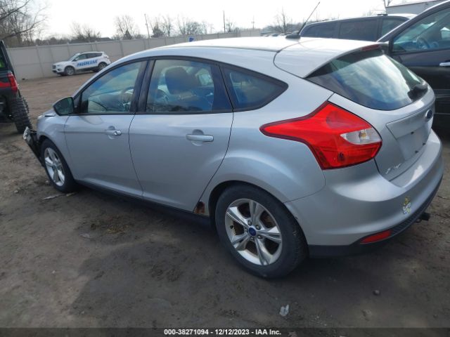 Photo 2 VIN: 1FAHP3K24CL243091 - FORD FOCUS 