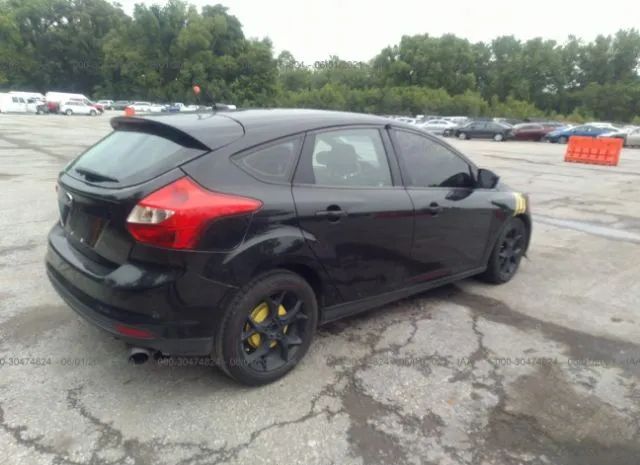 Photo 3 VIN: 1FAHP3K24CL332238 - FORD FOCUS 