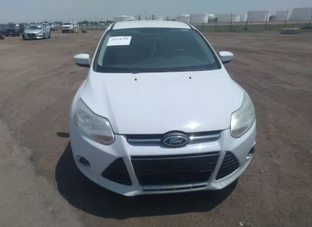 Photo 5 VIN: 1FAHP3K24CL363084 - FORD FOCUS 