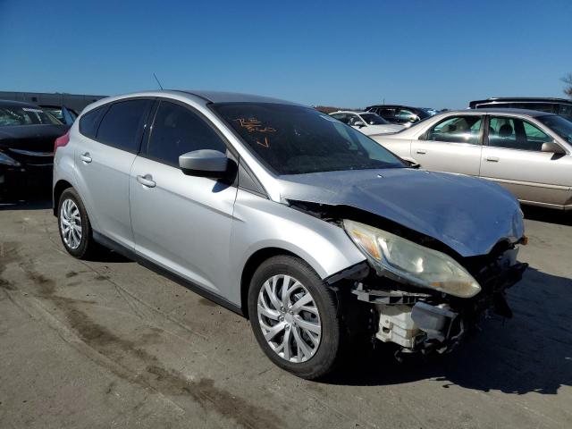 Photo 3 VIN: 1FAHP3K25CL122991 - FORD FOCUS SE 