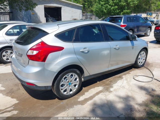 Photo 3 VIN: 1FAHP3K25CL140911 - FORD FOCUS 