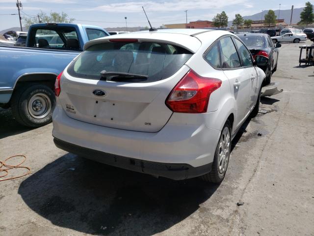 Photo 3 VIN: 1FAHP3K25CL146983 - FORD FOCUS SE 