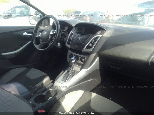 Photo 4 VIN: 1FAHP3K25CL187906 - FORD FOCUS 