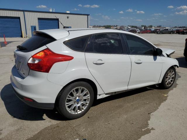 Photo 2 VIN: 1FAHP3K26CL136334 - FORD FOCUS SE 