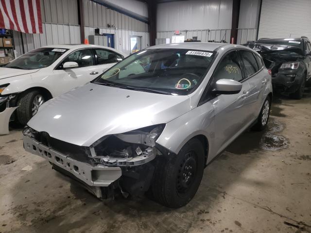 Photo 1 VIN: 1FAHP3K26CL176302 - FORD FOCUS SE 