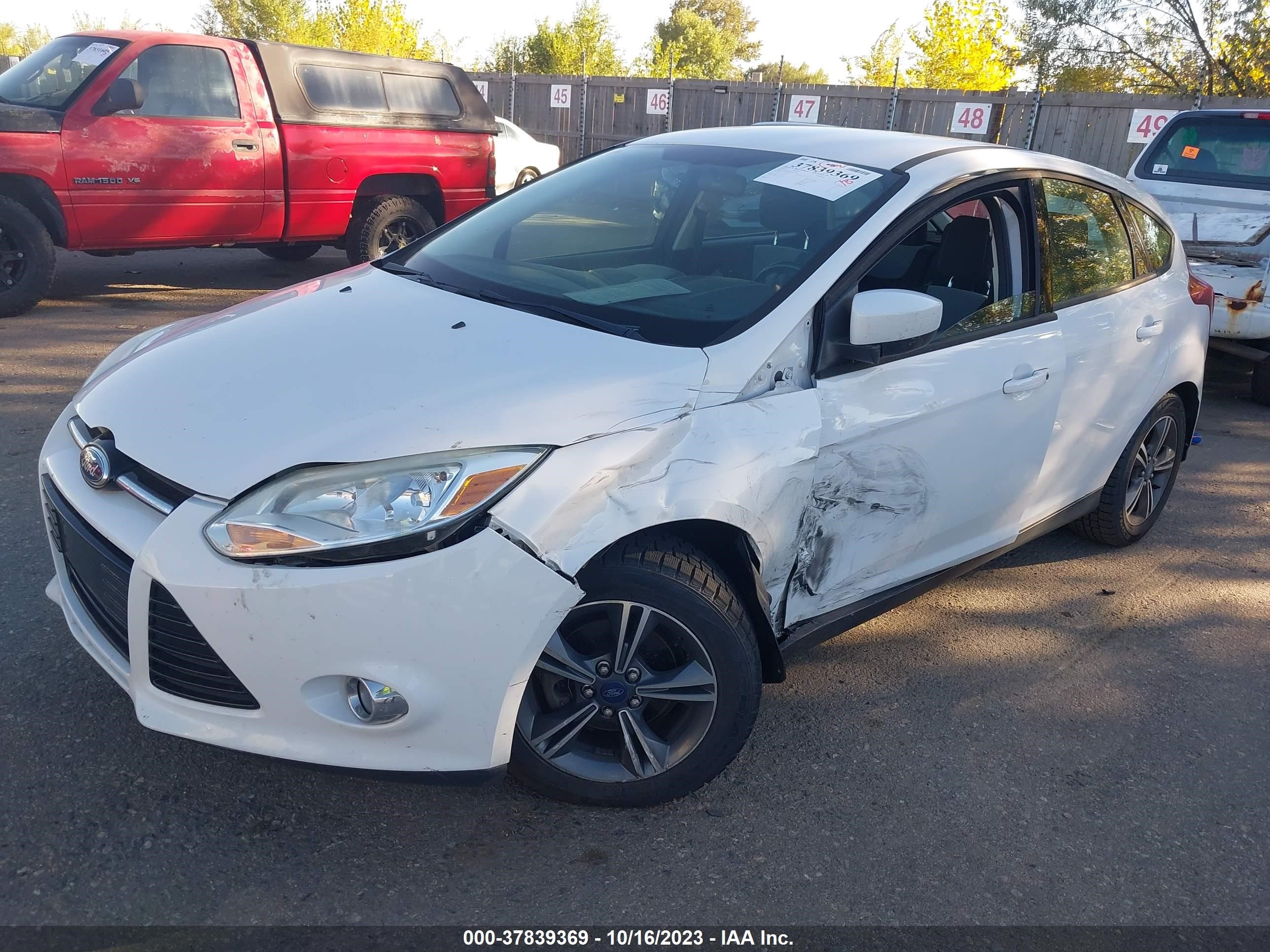 Photo 1 VIN: 1FAHP3K26CL187705 - FORD FOCUS 