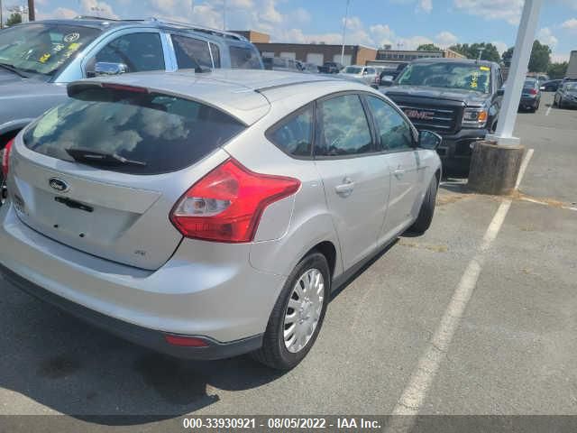 Photo 3 VIN: 1FAHP3K26CL230987 - FORD FOCUS 