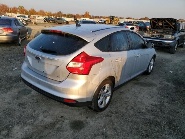 Photo 2 VIN: 1FAHP3K26CL277405 - FORD FOCUS SE 