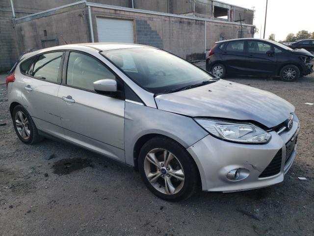 Photo 3 VIN: 1FAHP3K26CL282250 - FORD FOCUS 