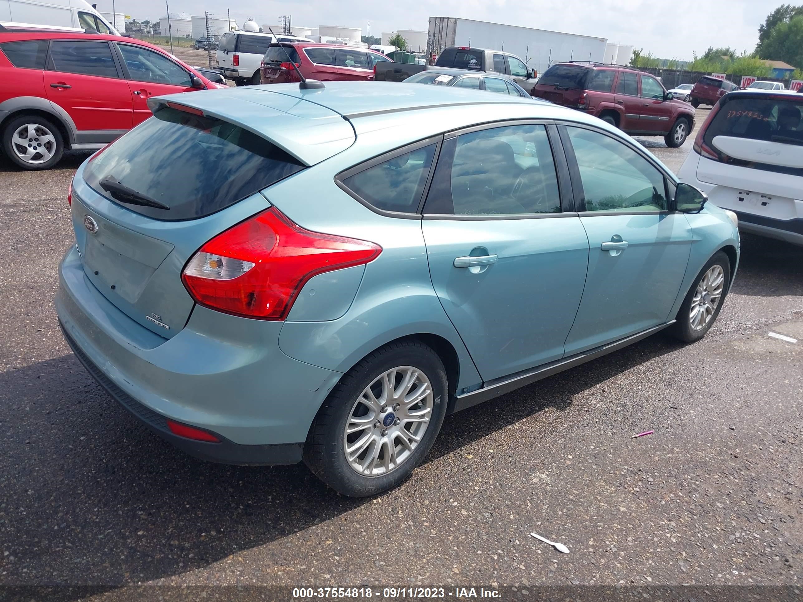 Photo 3 VIN: 1FAHP3K26CL431207 - FORD FOCUS 