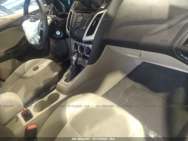 Photo 4 VIN: 1FAHP3K27CL186031 - FORD FOCUS 