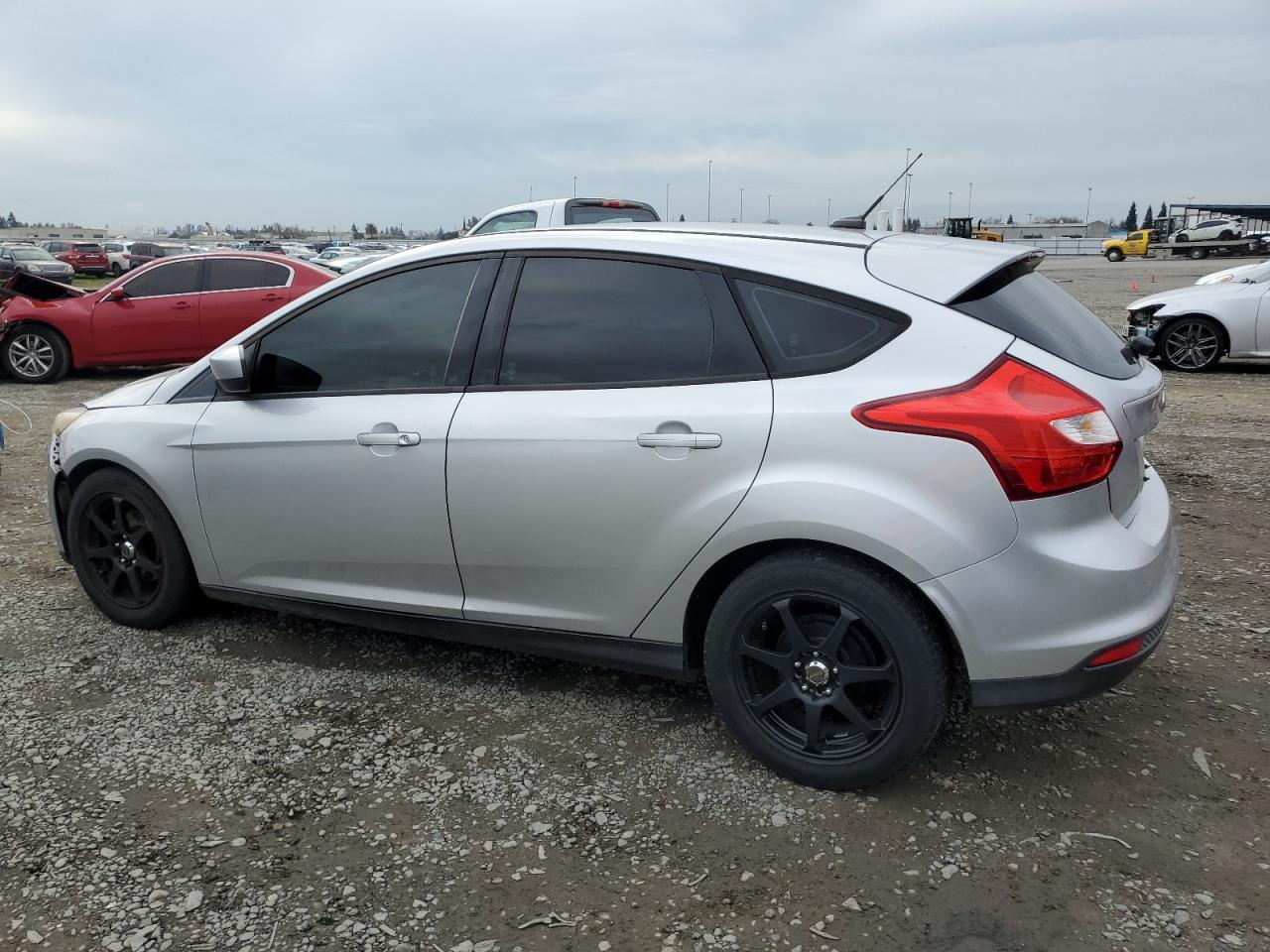 Photo 1 VIN: 1FAHP3K27CL237284 - FORD FOCUS 