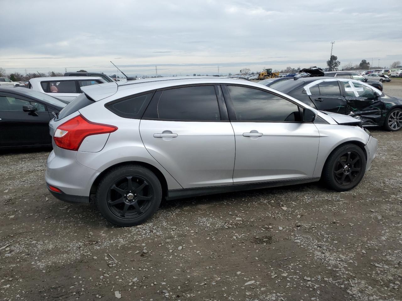 Photo 2 VIN: 1FAHP3K27CL237284 - FORD FOCUS 