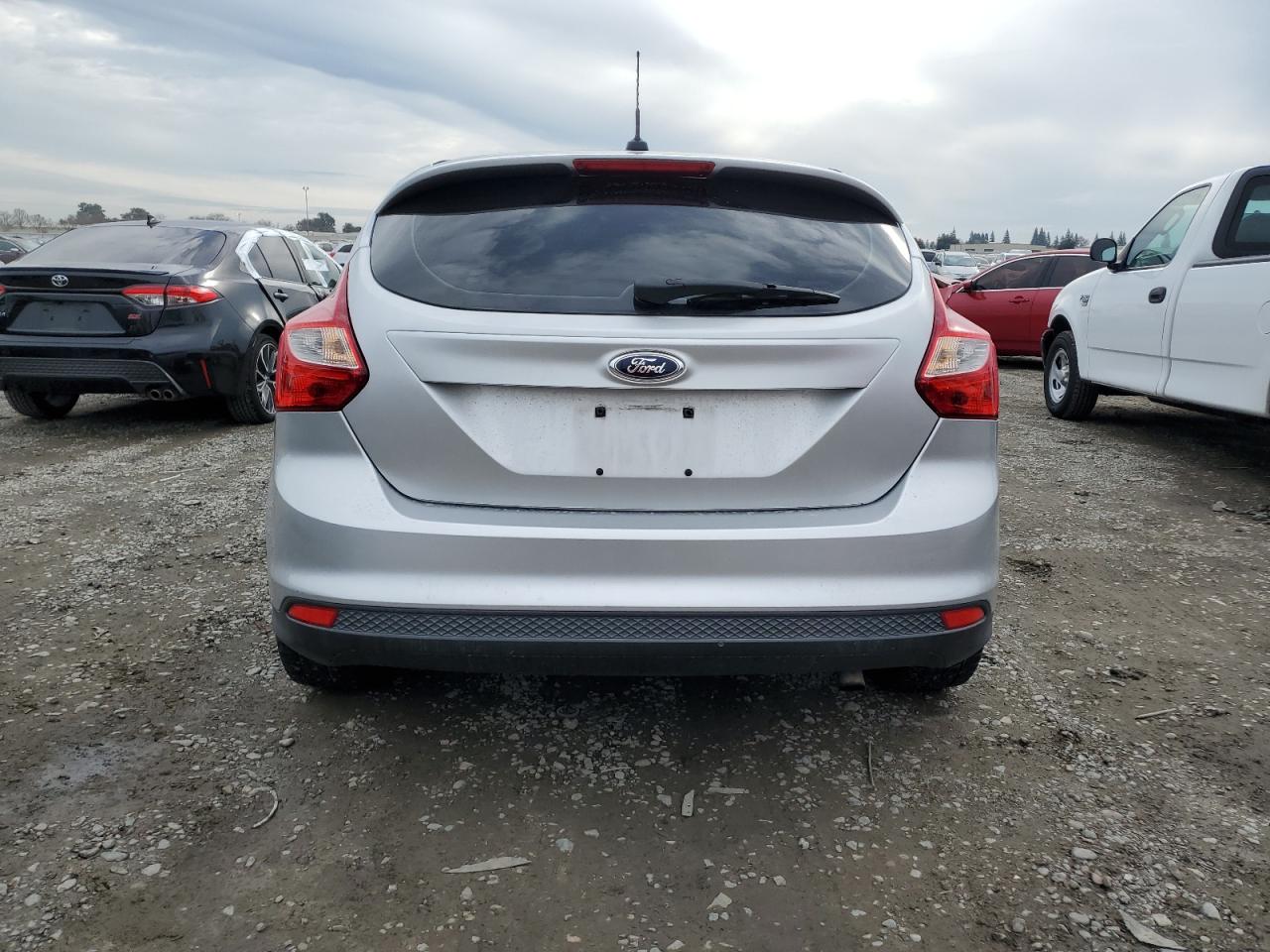 Photo 5 VIN: 1FAHP3K27CL237284 - FORD FOCUS 