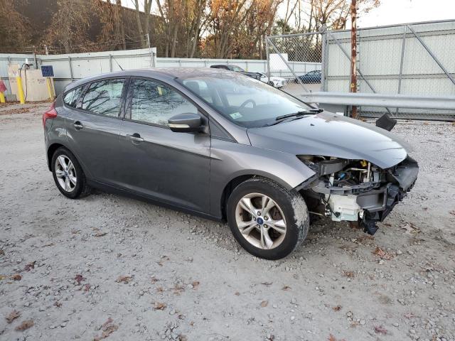 Photo 3 VIN: 1FAHP3K27CL246499 - FORD FOCUS SE 