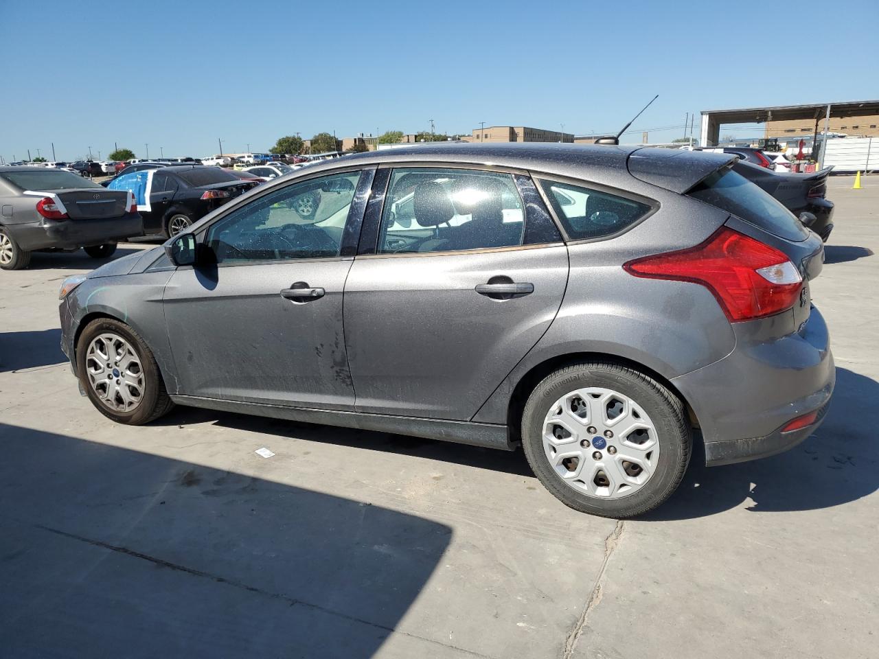 Photo 1 VIN: 1FAHP3K27CL355268 - FORD FOCUS 