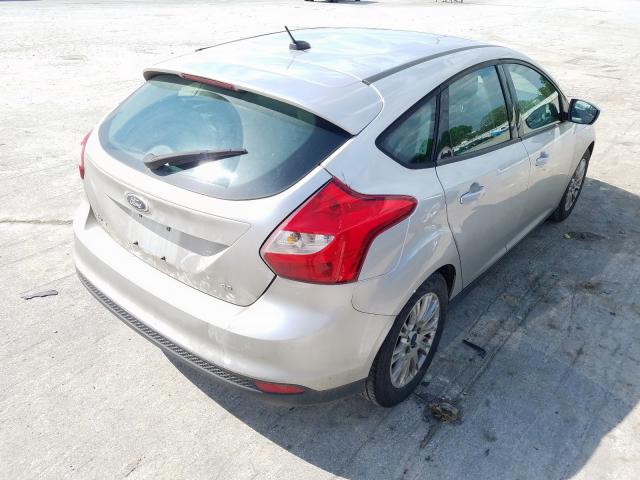 Photo 3 VIN: 1FAHP3K27CL356890 - FORD FOCUS SE 