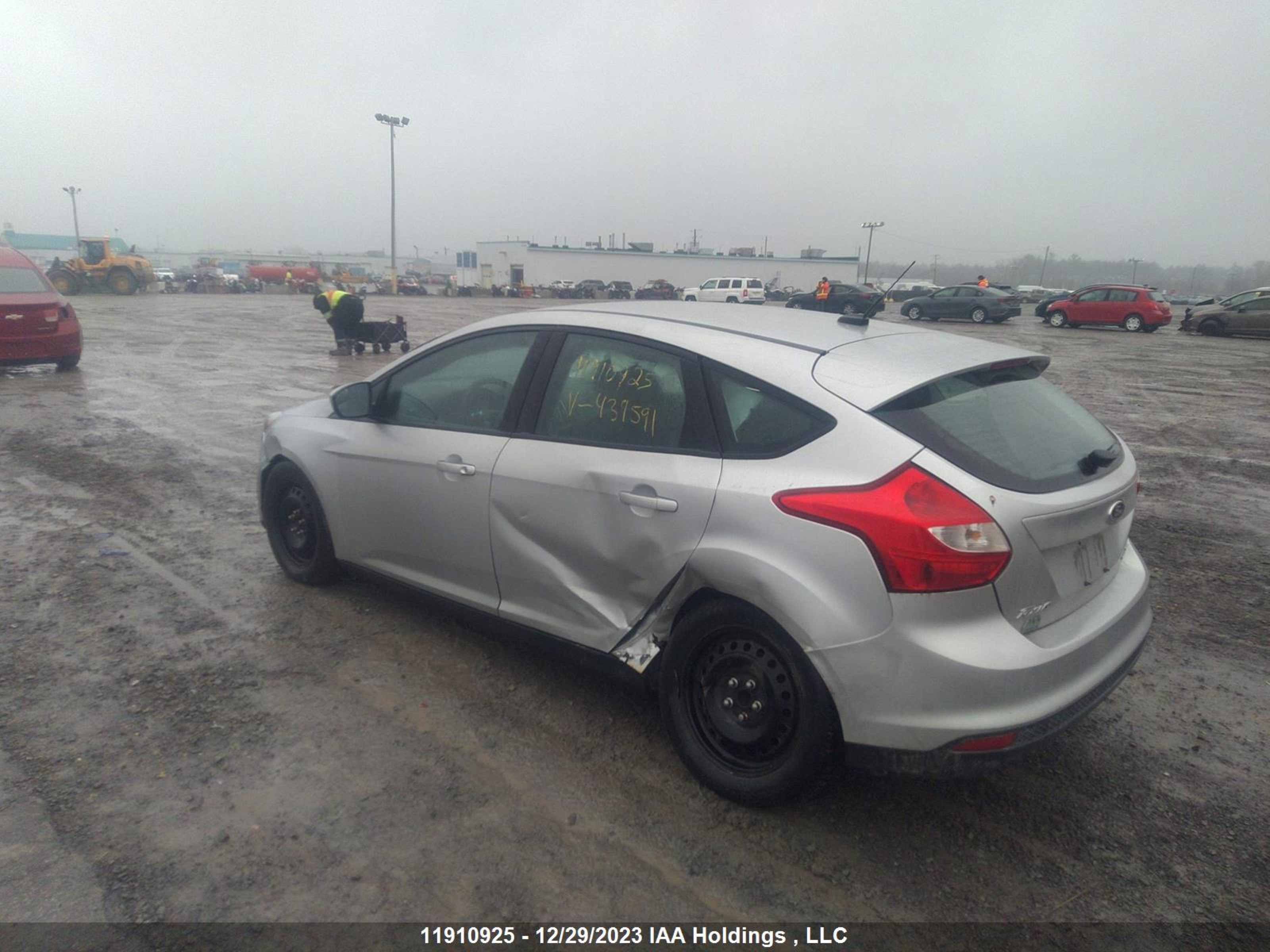 Photo 2 VIN: 1FAHP3K27CL439591 - FORD FOCUS 